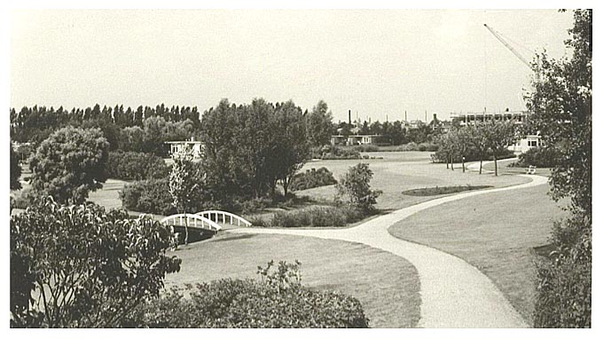 Oude foto van het Seringenpark rond 1954, tijdens de bouw van het zorgcentrum